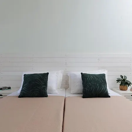 Apartment Marina Beachfront By Konnect, *